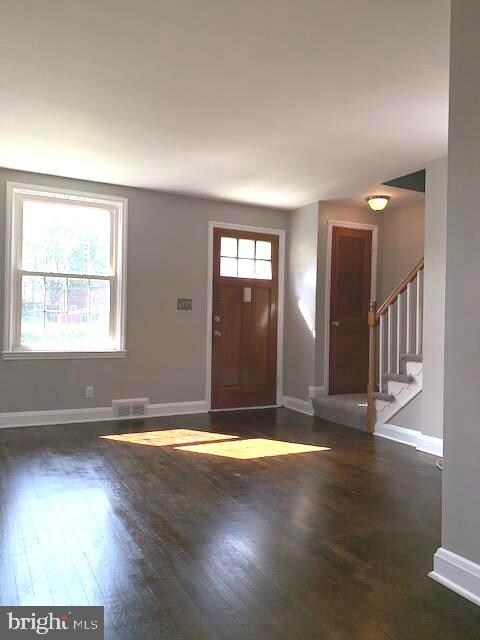 8427 Water Oak Rd, Parkville, MD 21234 - photo 3