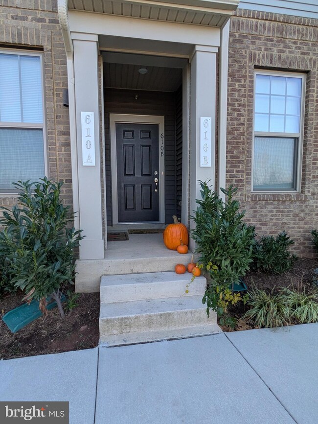 610 Percy Place, Manassas Park, VA 20111 - photo 2