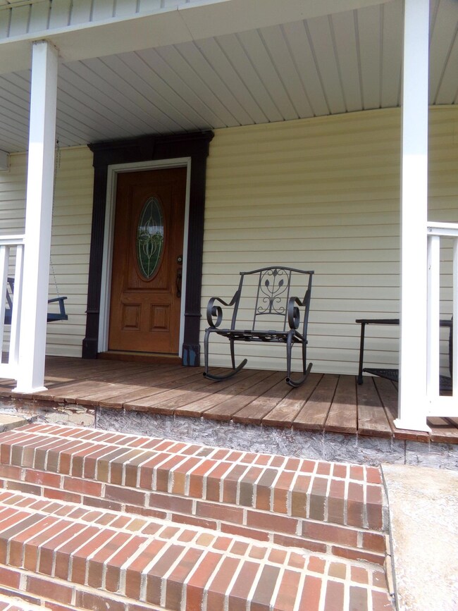 1042 S Main St, Jellico, TN 37762 - photo 4