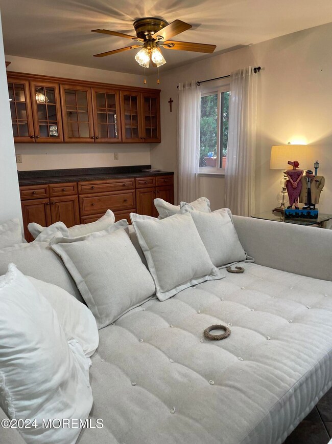 10 Stork Ln unit 1000, Howell, NJ 07731 - photo 2