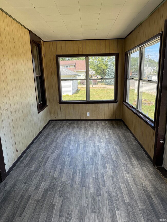 506 Sprunger St, Berne, IN 46711 - photo 5