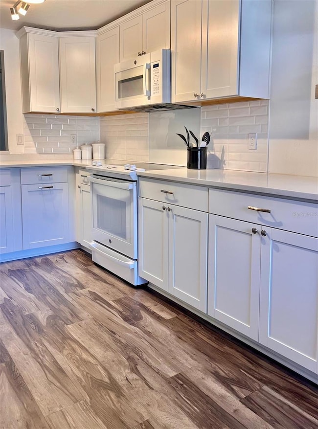 984 Sunridge Dr unit J3, Sarasota, FL 34234 - photo 5