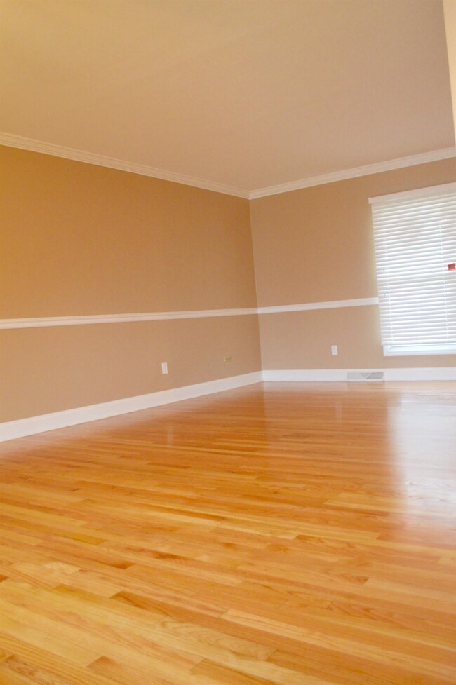 2725 Cardinal Dr, East Chicago, IN 46312 - photo 7