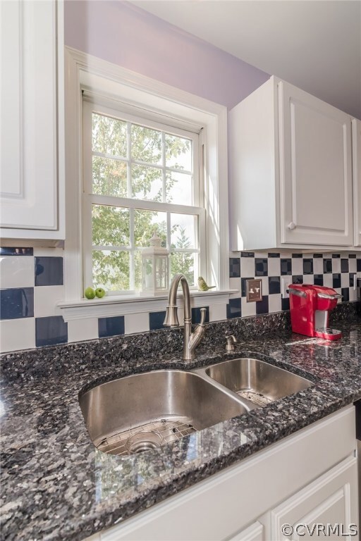 Double sink with new fixtures