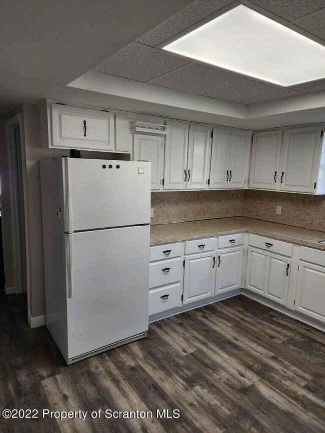 415 Bates St, Scranton, PA 18509 - photo 6