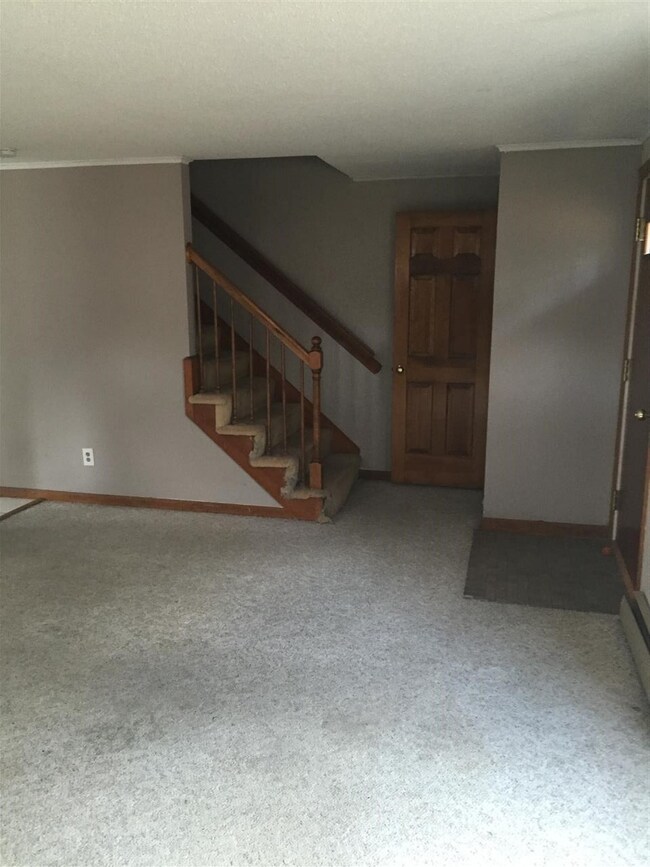 89 Litchfield Rd, Londonderry, NH 03053 - photo 5