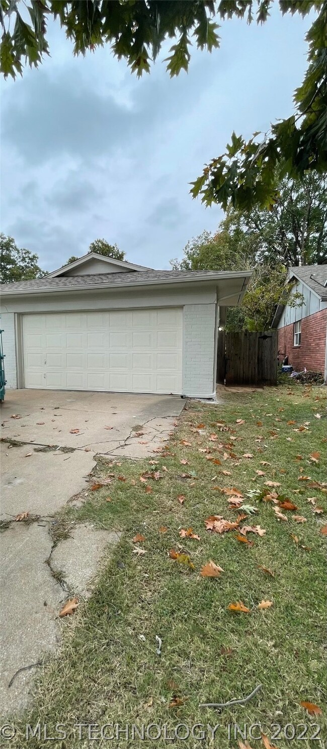 1022 N 3rd St, Jenks, OK 74037 - photo 2