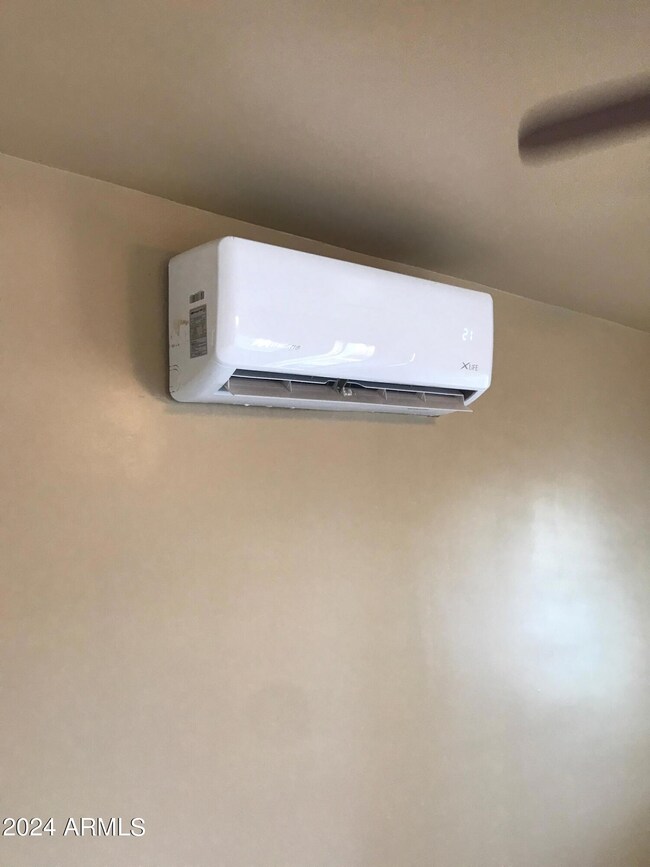 2537 E Willetta St unit 1-5, Phoenix, AZ 85008 - photo 7