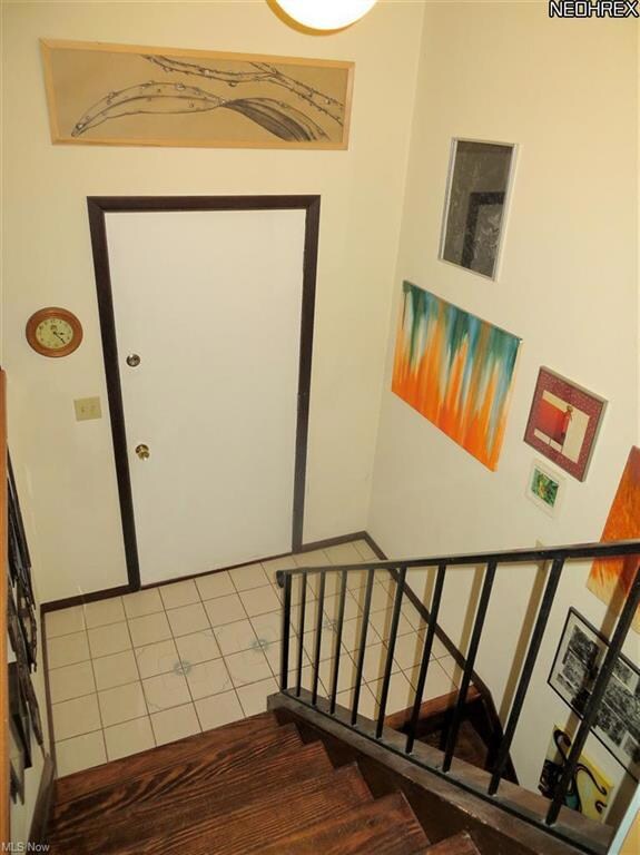 2-Story Ceramic Tile Foyer