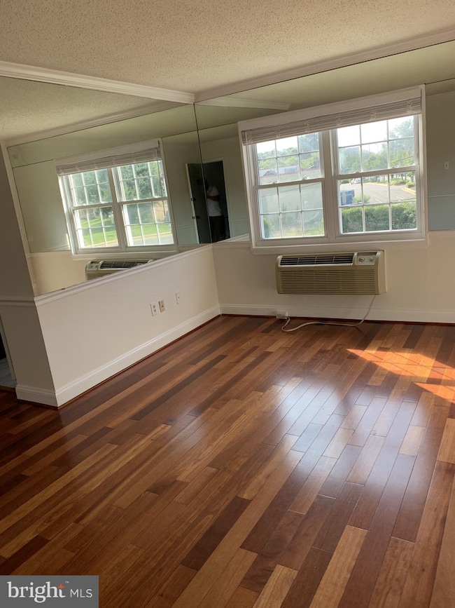 2305 Farrington Ave unit 302, Alexandria, VA 22303 - photo 3