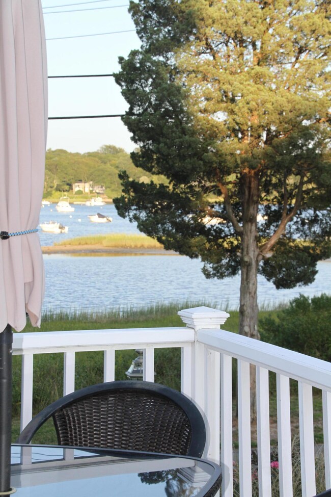 545 Circuit Ave, Pocasset, MA 02559 - photo 6