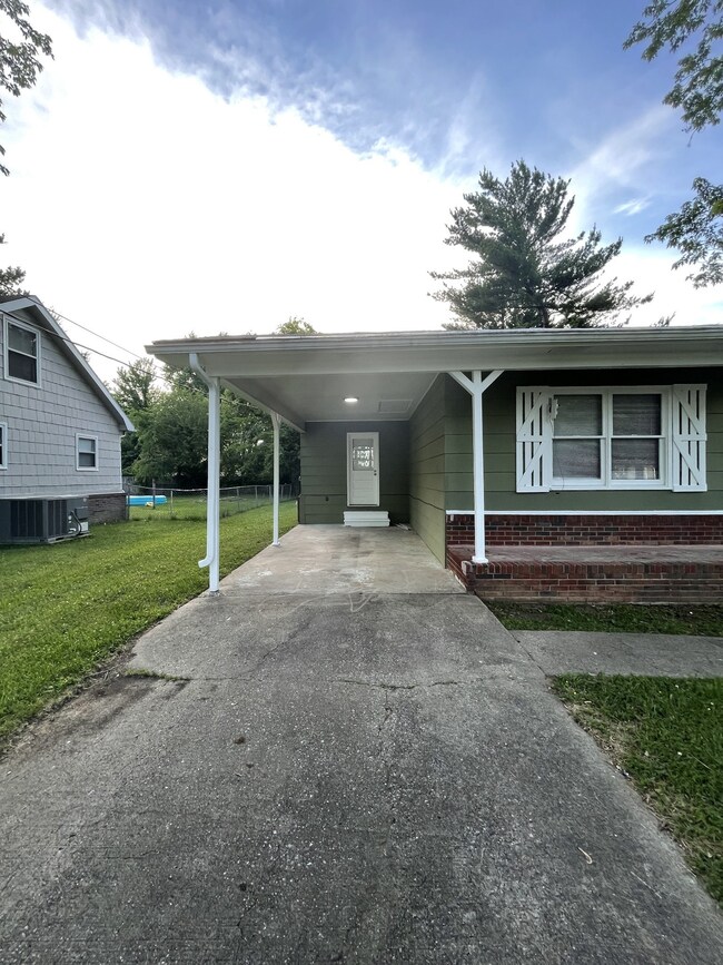 125 Boxwood Dr, Hopkinsville, KY 42240 - photo 2