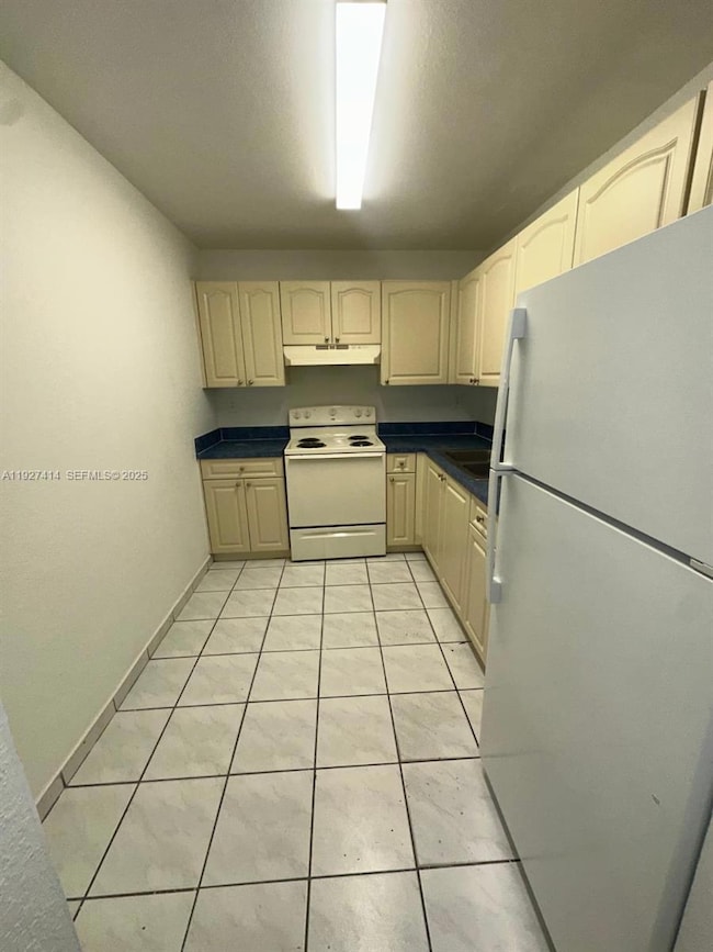 Westland Gardens unit 308, Hialeah, FL 33012 - photo 3