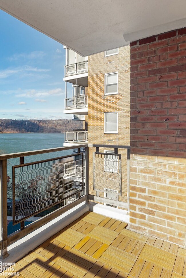 River Terrace Apartments unit 4J, Bronx, NY 10463 - photo 4