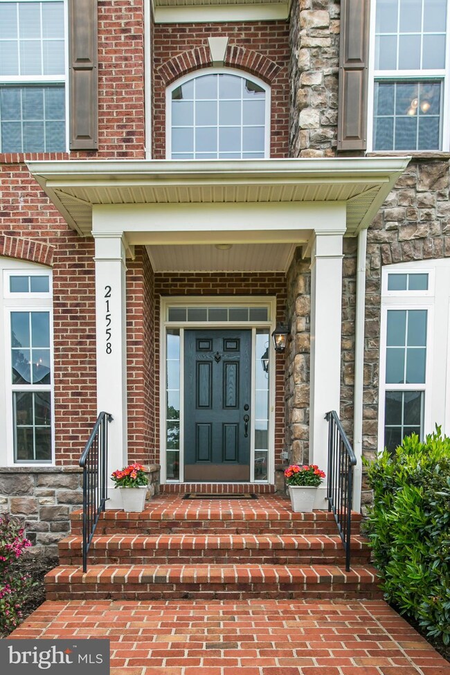 21558 Wild Timber Ct, Broadlands, VA 20148 - photo 2