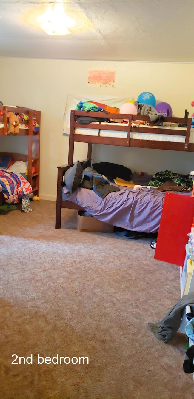 2nd bedroom