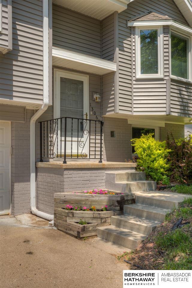 13068 Ames Ave, Omaha, NE 68164 - photo 4