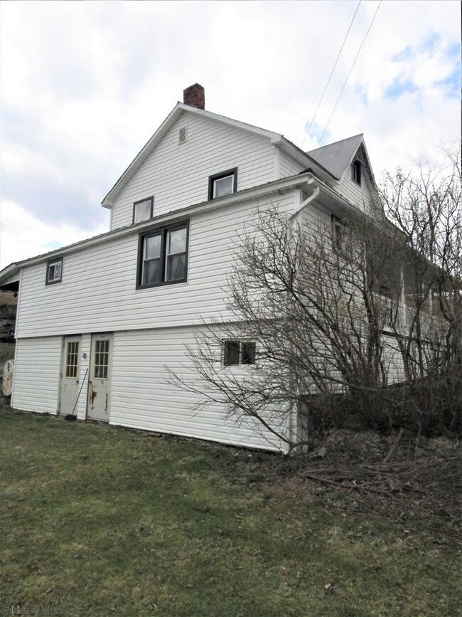 126 Belgian Ln, Bedford, PA 15522 - photo 4