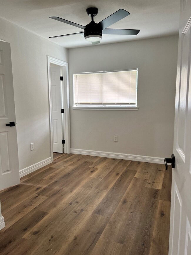 9438 Fuqua St, Houston, TX 77075 - photo 5