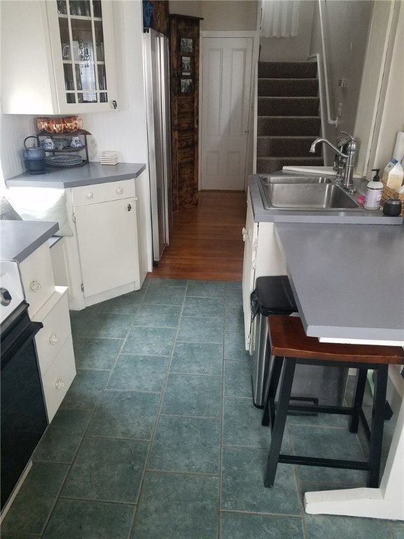 106 Curran Rd, Cumberland, RI 02864 - photo 3