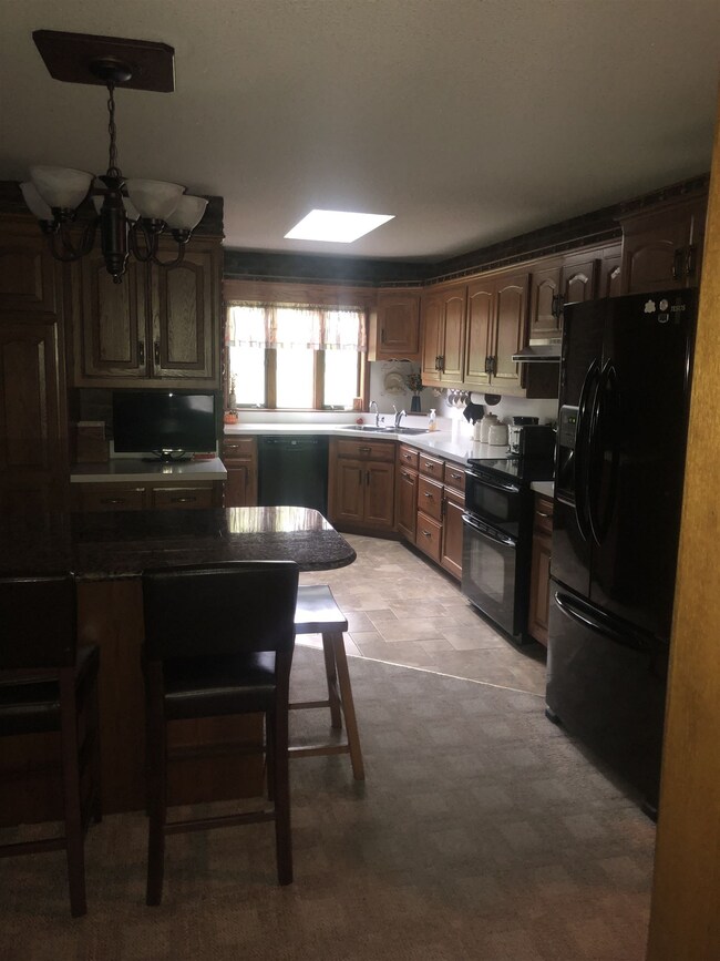 2535 E Markle Rd, Huntington, IN 46750 - photo 7