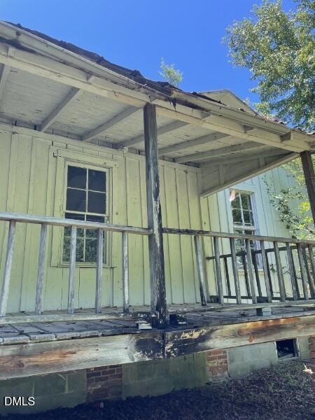 404 N Wilson St, Walstonburg, NC 27888 - photo 4