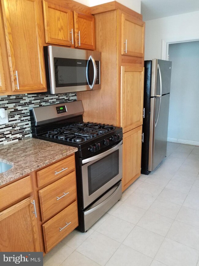 1226 Halstead Rd, Parkville, MD 21234 - photo 5