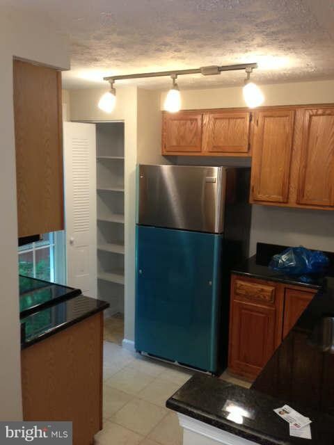 368 Shady Glen Dr, Capitol Heights, MD 20743 - photo 2