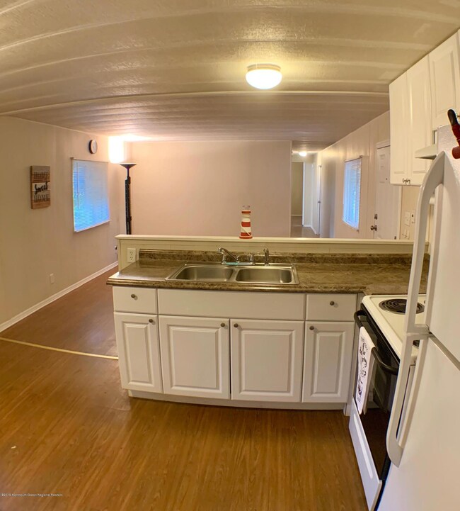 Kitchen / LR