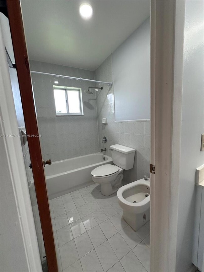 2210 W 74th St unit 20129, Hialeah, FL 33016 - photo 4