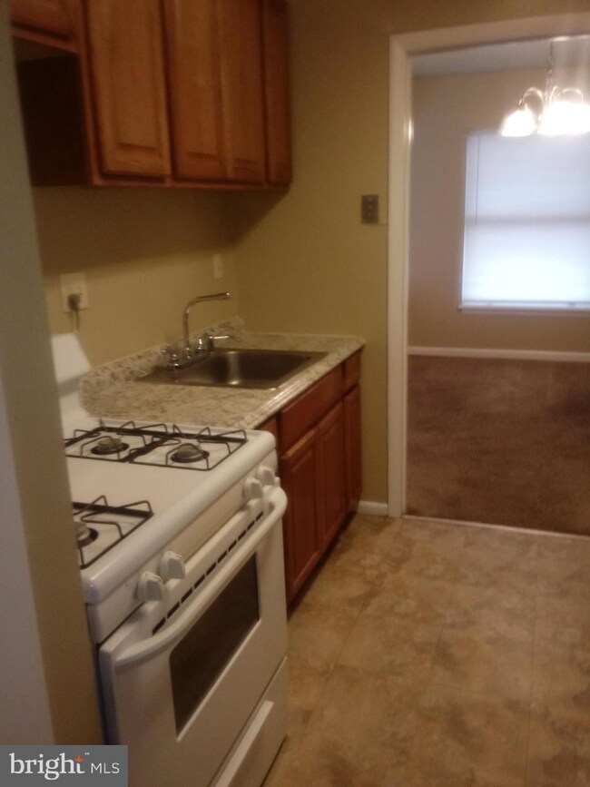 3803 Saint Barnabas Rd unit 204, Suitland, MD 20746 - photo 3
