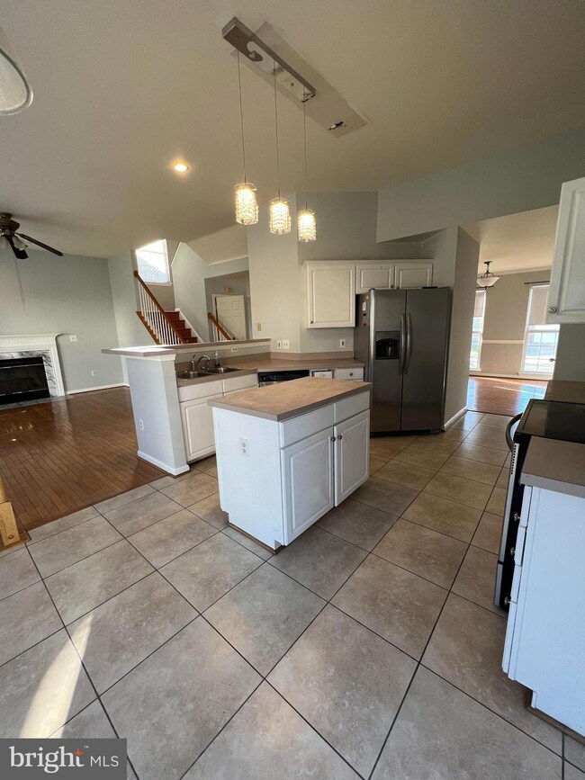 19715 Maycrest Way, Germantown, MD 20876 - photo 4