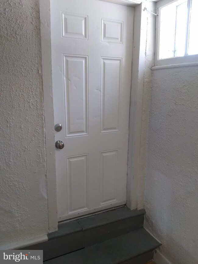 132 E Main St unit C, Middletown, PA 17057 - photo 2