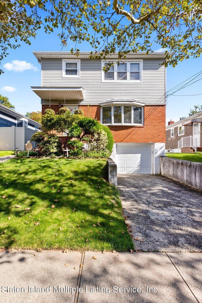 39 Rene Dr, Staten Island, NY 10306 - photo 3