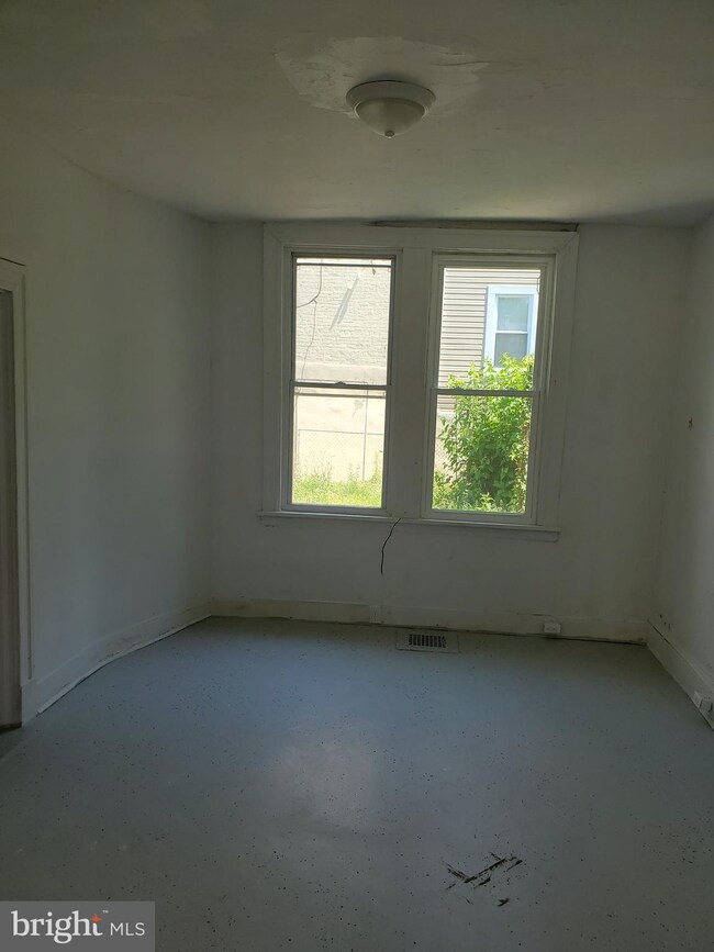 702 Mccabe Ave, Baltimore, MD 21212 - photo 7