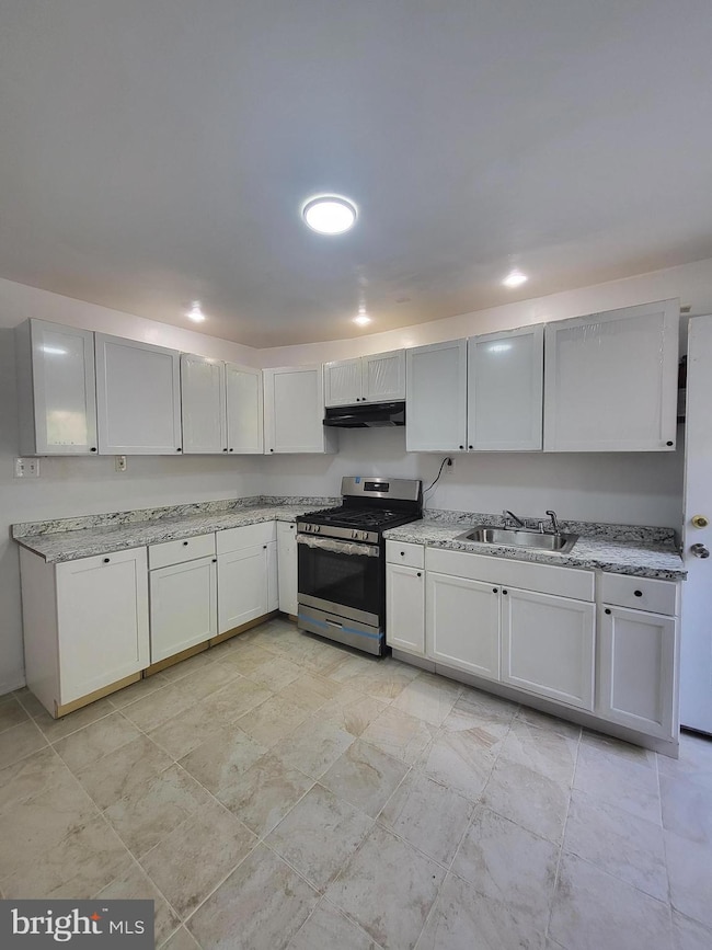 221 E Cameron St, Shamokin, PA 17872 - photo 7