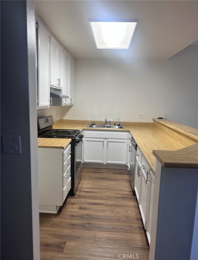 14448 Benefit St unit 3, Los Angeles, CA 91423 - photo 4