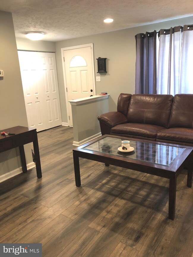 15093 Mill Spring Dr, Dumfries, VA 22025 - photo 3