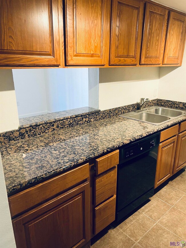 10292 W Winston Ave unit 7, Baton Rouge, LA 70809 - photo 2