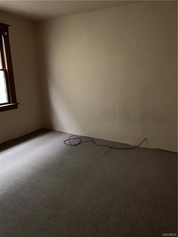 1424 Walnut Ave unit Lower, Niagara Falls, NY 14301 - photo 4