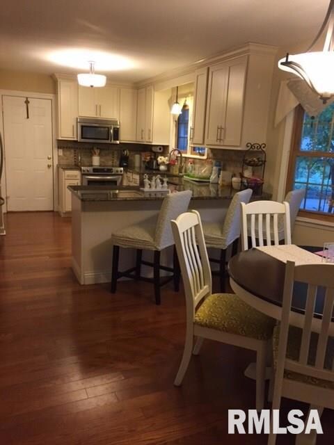 2420 Salem Ct, Bettendorf, IA 52722 - photo 6