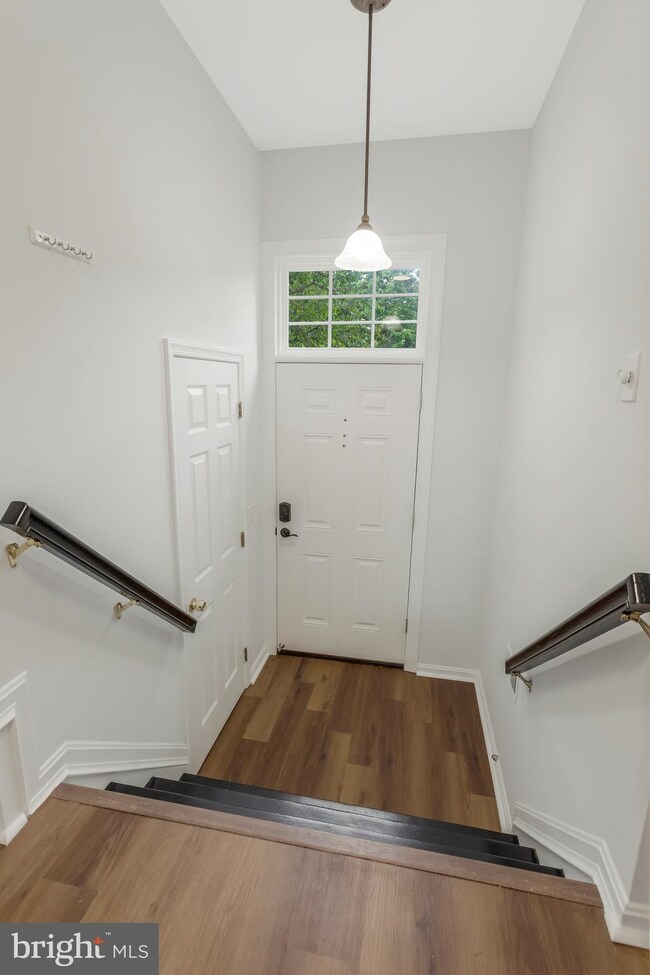 311 Mcdaniel Dr, Purcellville, VA 20132 - photo 5