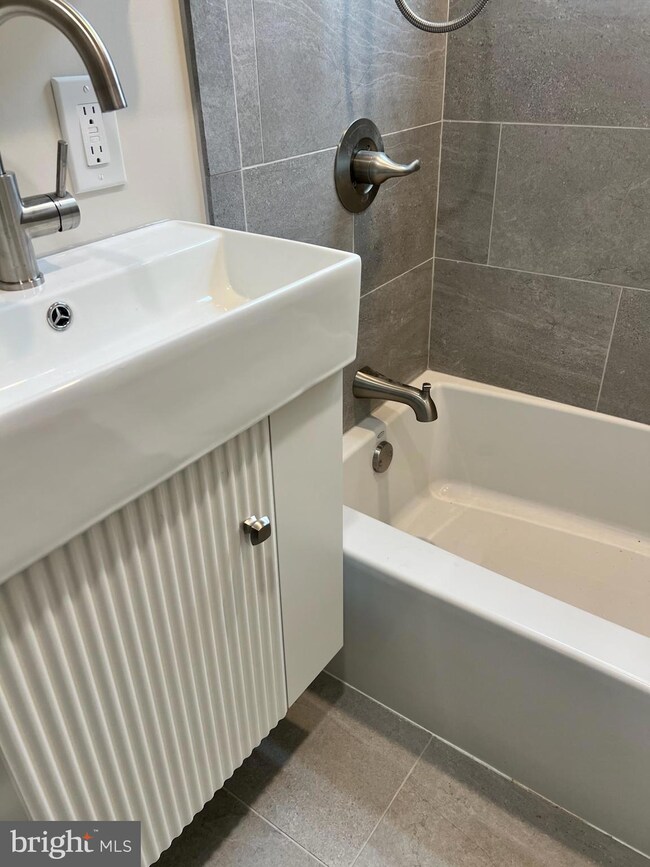 362 Ripka St unit A, Philadelphia, PA 19128 - photo 2