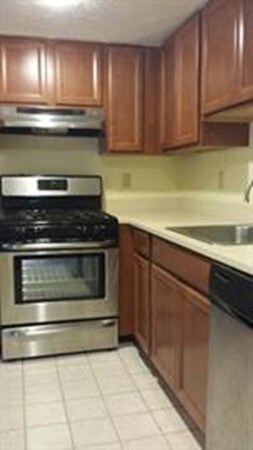 19 Meadow Pond Dr unit 19, Leominster, MA 01453 - photo 2