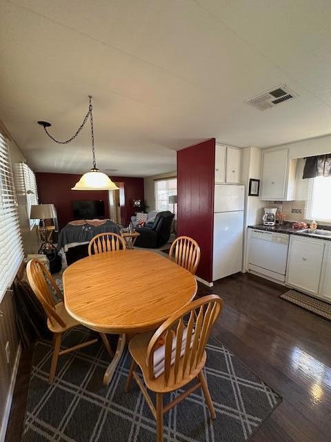Kitchen to Living Room