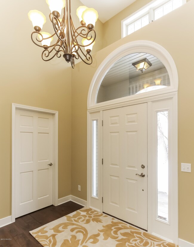 005-Foyer-2441520-large