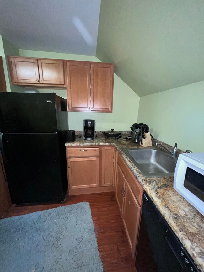 38 Pine St, Rutland, VT 05701 - photo 7