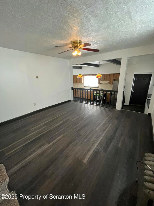 228 Union St unit Left, Taylor, PA 18517 - photo 3