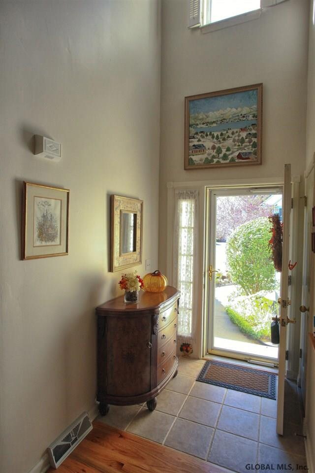 19 Donegal Way, Saratoga Springs, NY 12866 - photo 4