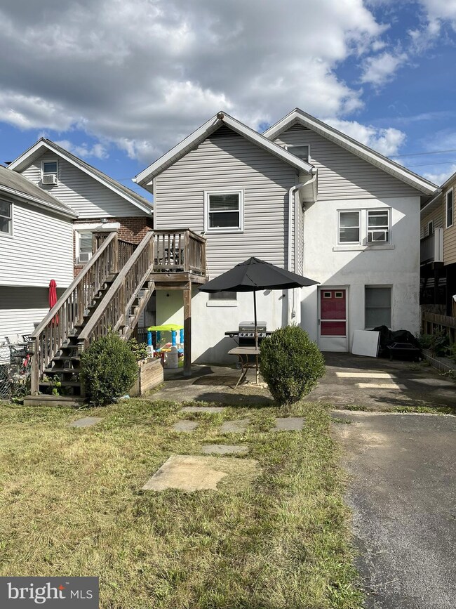 119 Schaeffer St, Boyertown, PA 19512 - photo 3
